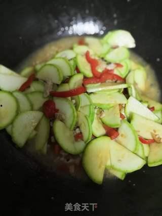 西湖瓜炒着吃的做法视频,视频教学，美味一网打尽