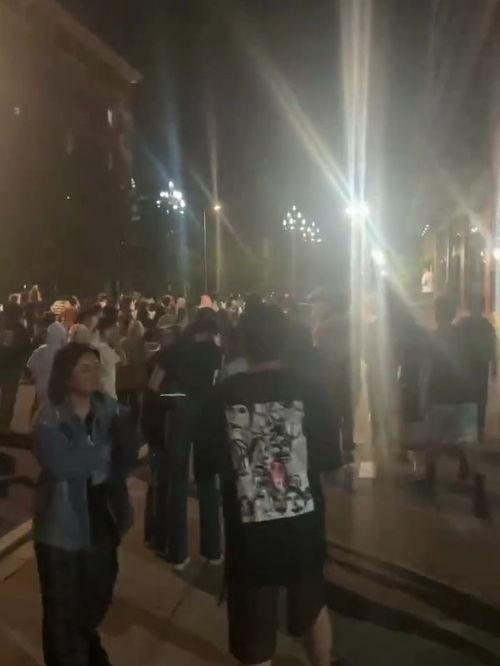 吃瓜情侣打架视频大全,视频大全揭秘甜蜜背后的冲突瞬间