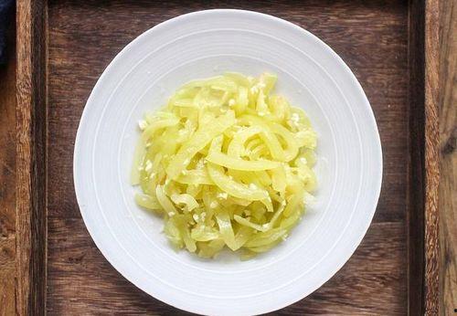 学会做西瓜皮吃瓜视频,跟着视频学会创意吃法