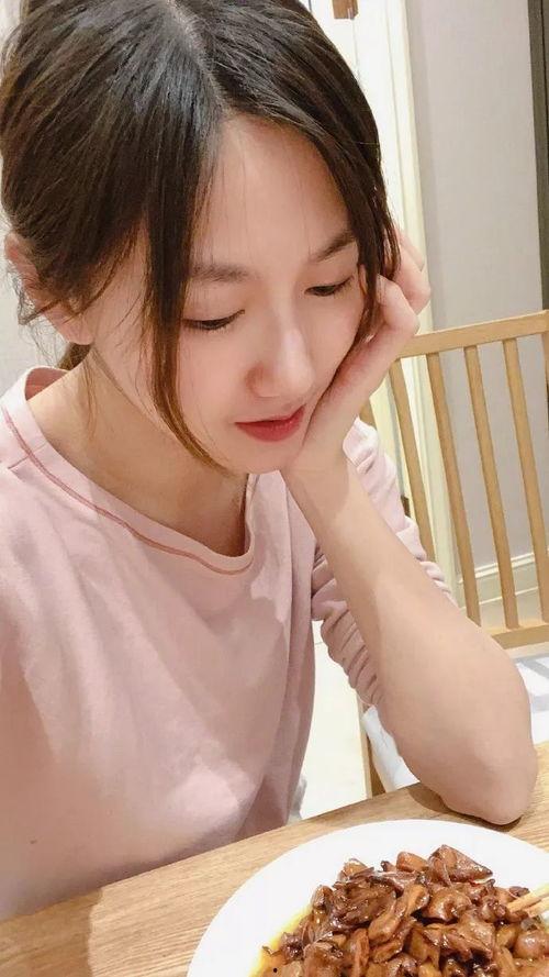 小厨娘吃瓜视频在线观看,揭秘美食背后的趣味故事